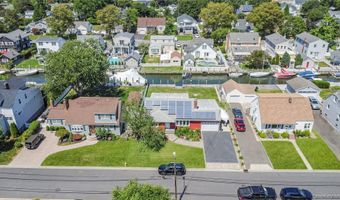 37 New Point Pl, Amityville, NY 11701