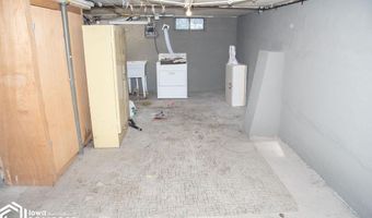 219 A Ave W, Albia, IA 52531