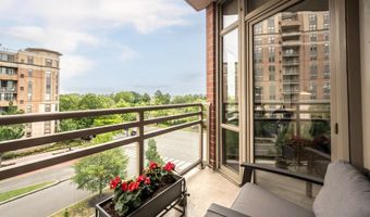 3650 S GLEBE Rd 450, Arlington, VA 22202