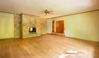 1341 Valley Dr, Akron, OH 44312