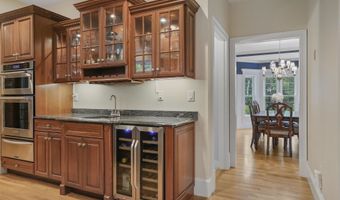 4 Chablis Ct, Bedford, NH 03110