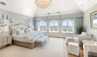 85 Nayatt Rd, Barrington, RI 02806