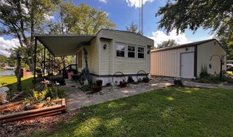 8360 Club Ln, Alma, IL 62807