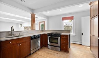 130 W Main St, North Kingstown, RI 02852