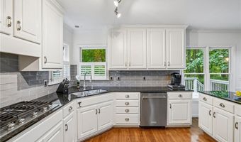 706 Braidwood Rdg NW, Acworth, GA 30101