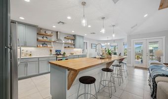 126 Sea View Dr, Aransas Pass, TX 78336