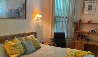 46 Chastellux Ave, Newport, RI 02840