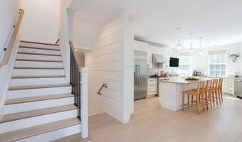 23 Catherine St, Newport, RI 02840