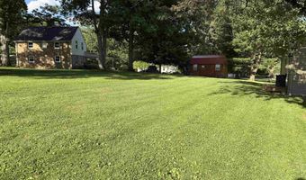 307 Meadow View Dr, Arthurdale, WV 26520