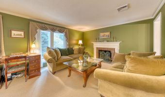 165 Oak Ridge Dr, Berlin, CT 06037