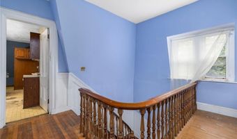36 Ayrault St, Newport, RI 02840