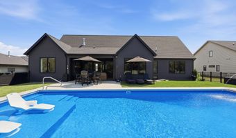 2100 Golfview Dr, Auburn, IN 46706