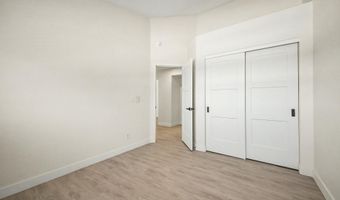 2084 N SUNSET Dr, Chandler, AZ 85225