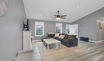 123 Parade Rd, Barnstead, NH 03218