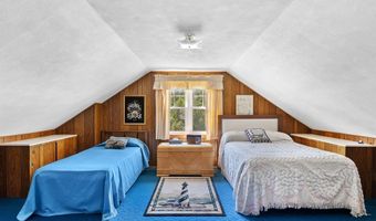 142 County Rd S, Algoma, WI 54201
