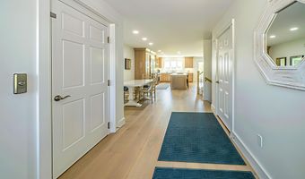8 Shipmasters Cove Rd, Belfast, ME 04915