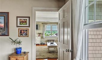 33 Withington Rd, Narragansett, RI 02882