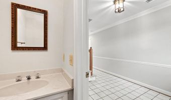 5105 SKYLINE VILLAGE Ct #8, Alexandria, VA 22302