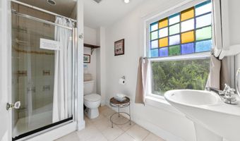 109 CENTRE St, Beach Haven, NJ 08008