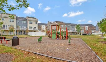 138 SUMMIT POINT Blvd, Bowie, MD 20716