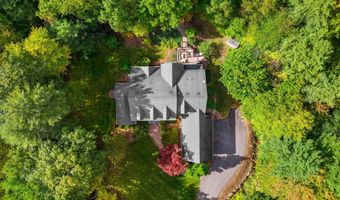 11 Aspen Ln, Bedford, NH 03110