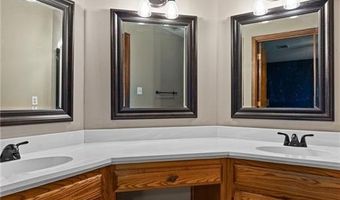 633 Meadowbrook Dr, Alma, AR 72921