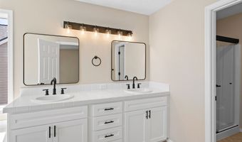 12576 NW MAPLECREST Way, Banks, OR 97106