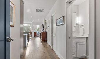 267 US Route 1, Falmouth, ME 04105