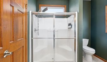 214 Hillside Dr, Baldwin City, KS 66006