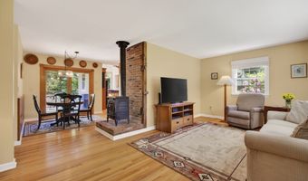 8 Liberty Rdg, Clinton, CT 06413