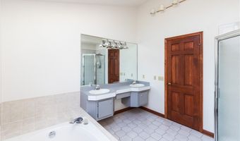 121 Summershade Ct, Amherst, NY 14051