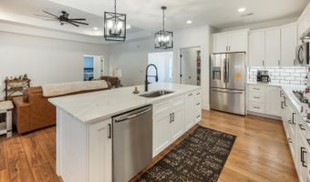 336 Somerset Dr, Appomattox, VA 24522