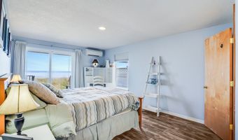633 N PACIFIC St, Rockaway Beach, OR 97136