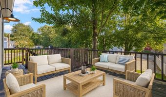 7 Sheffield Ave, Newport, RI 02840