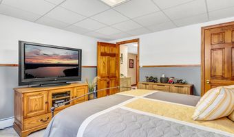 1391 Turner St, Auburn, ME 04210