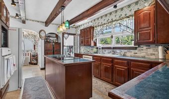 156 Woodhill Dr, Amherst, OH 44001