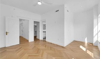 500 SW B St 3, Bentonville, AR 72712