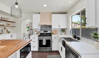 14204 Tehachapi Rd, Apple Valley, CA 92307