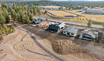 3118 NW Crossing Dr, Bend, OR 97703