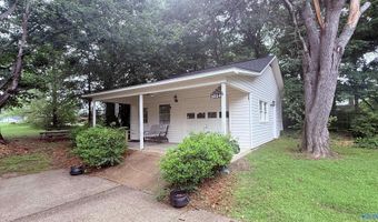 1014 Crestwood Dr, Albertville, AL 35950