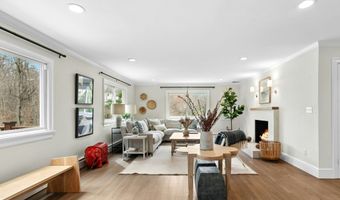 15 Queens Ln, Darien, CT 06820