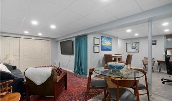 19 Narragansett Ave, Glocester, RI 02814