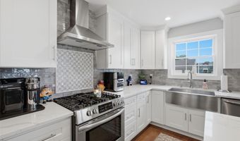30 Berger Ave, Amityville, NY 11701