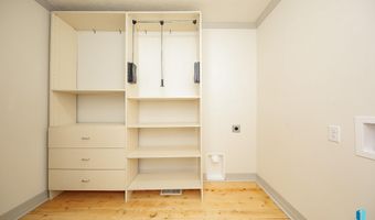 111 N 6th St, Beresford, SD 57004