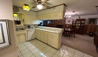 102 E Crockett St, De Kalb, TX 75559