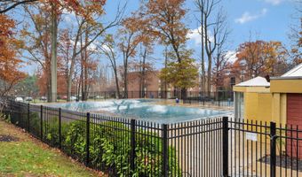 8300 TOBIN Rd 23, Annandale, VA 22003