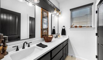 3309 Continental Ct, Altus, OK 73521