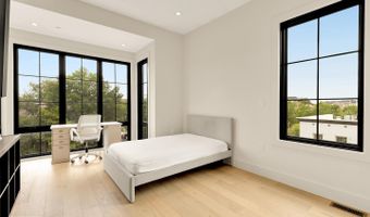 2100 4TH St NE #2, Washington, DC 20002