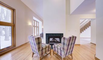 825 Brookside Dr, Ann Arbor, MI 48105