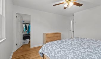 12 Granada Ter, Middletown, RI 02842